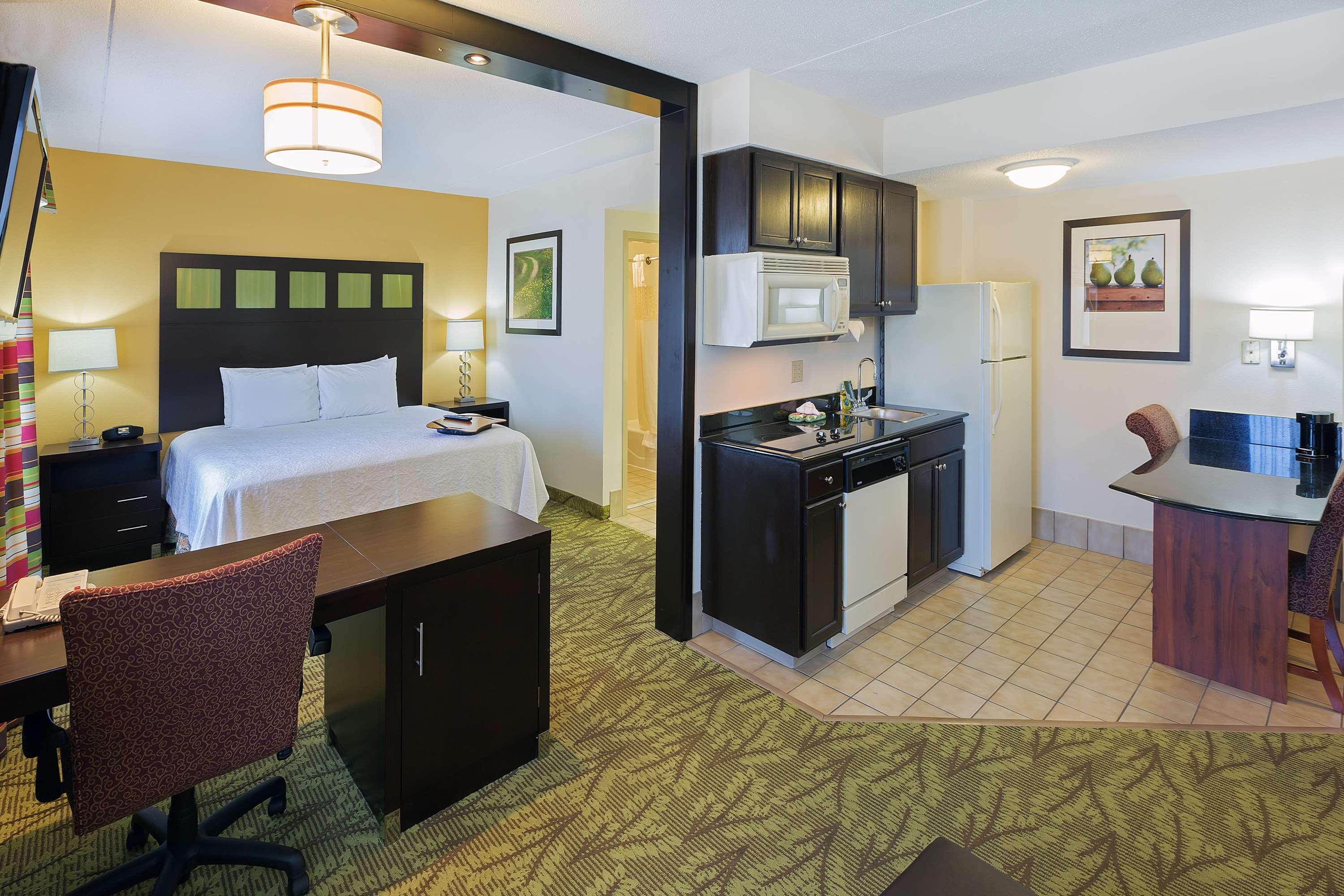 Hampton Inn & Suites Tulsa-Woodland Hills Экстерьер фото
