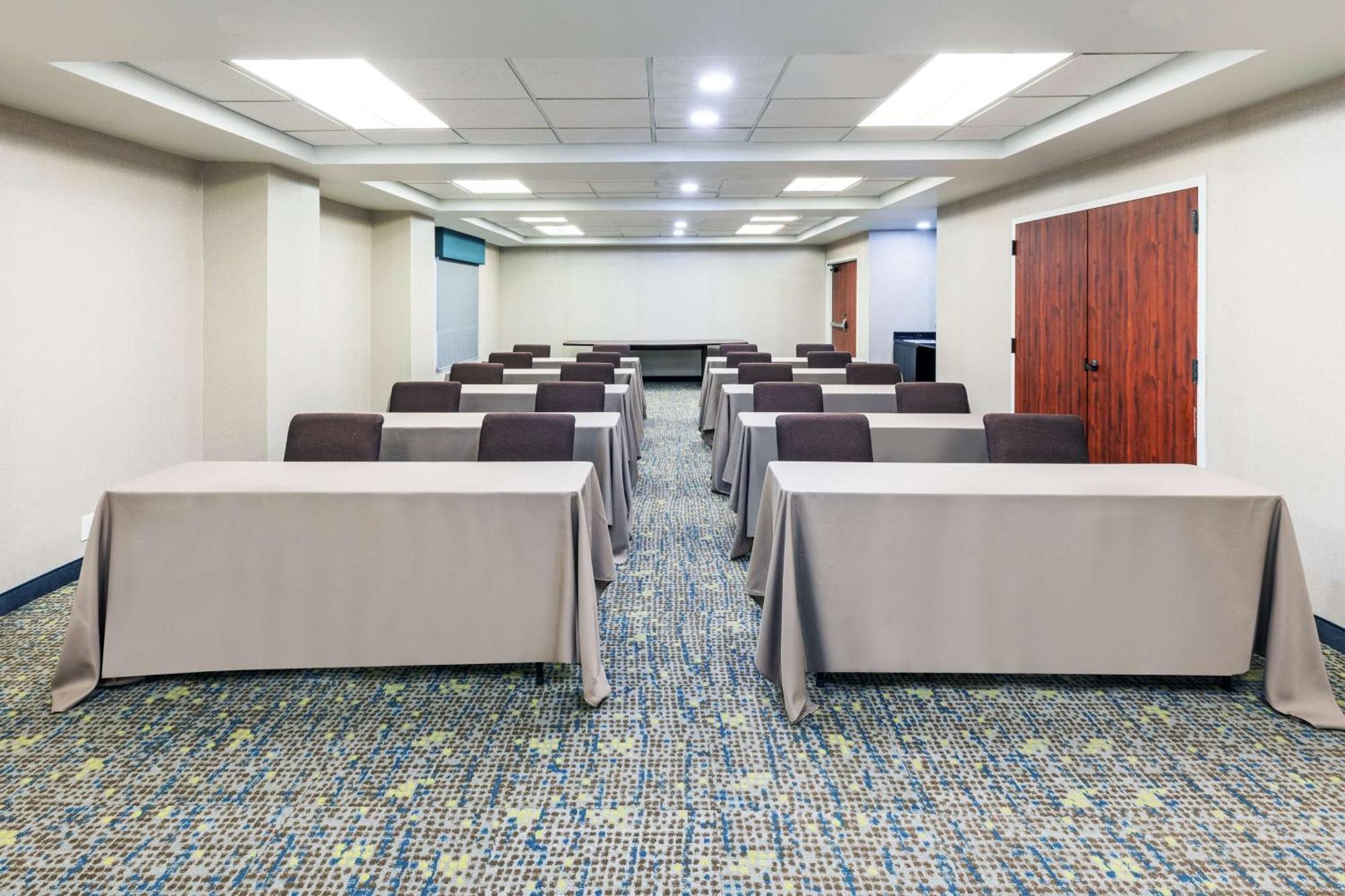 Hampton Inn & Suites Tulsa-Woodland Hills Экстерьер фото