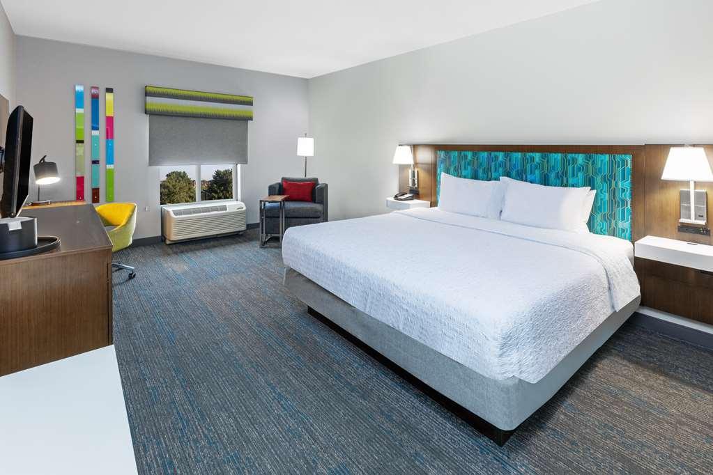 Hampton Inn & Suites Tulsa-Woodland Hills Номер фото