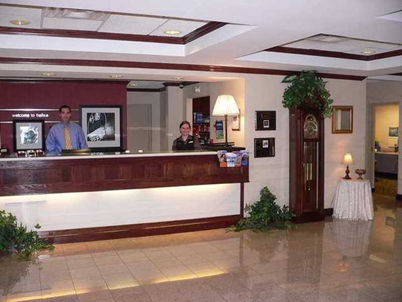 Hampton Inn & Suites Tulsa-Woodland Hills Интерьер фото